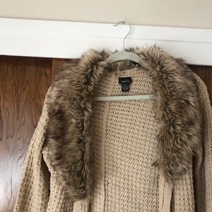 !! 3 for 25 !! Rue21 Faux Fur Collar Knit Cardigan